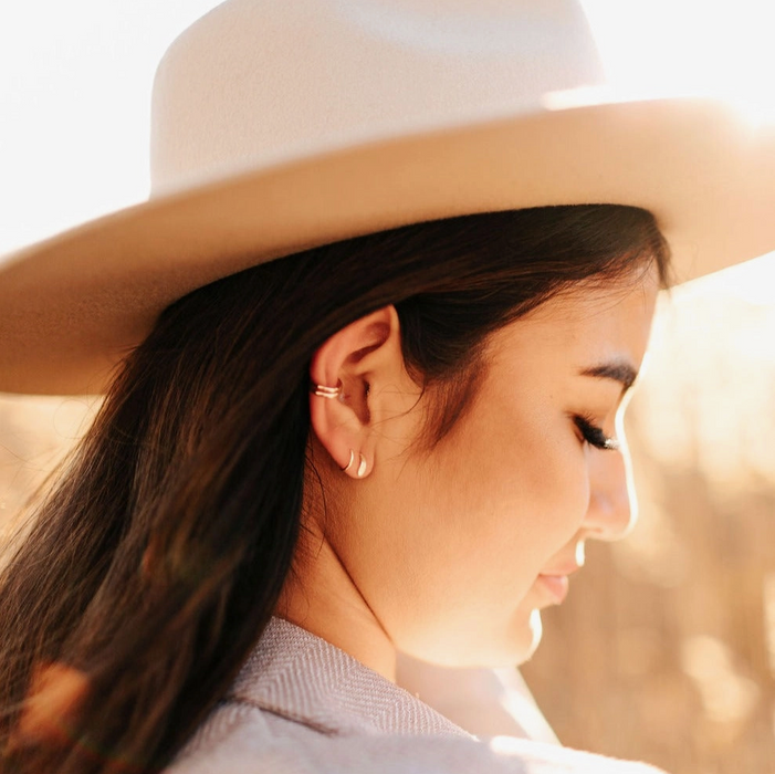 Queen Double Band Ear Cuff
